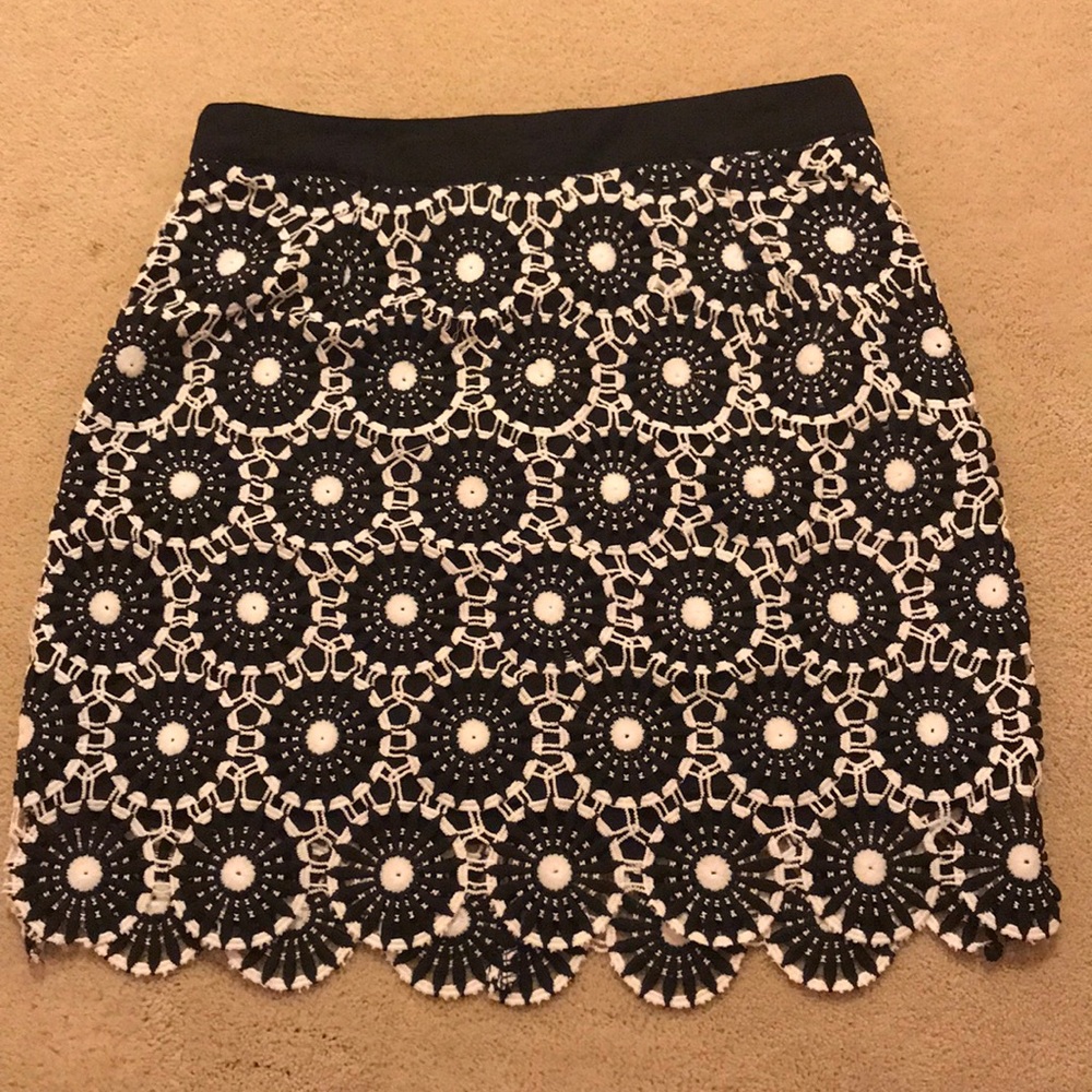 Cute black and white little skirt